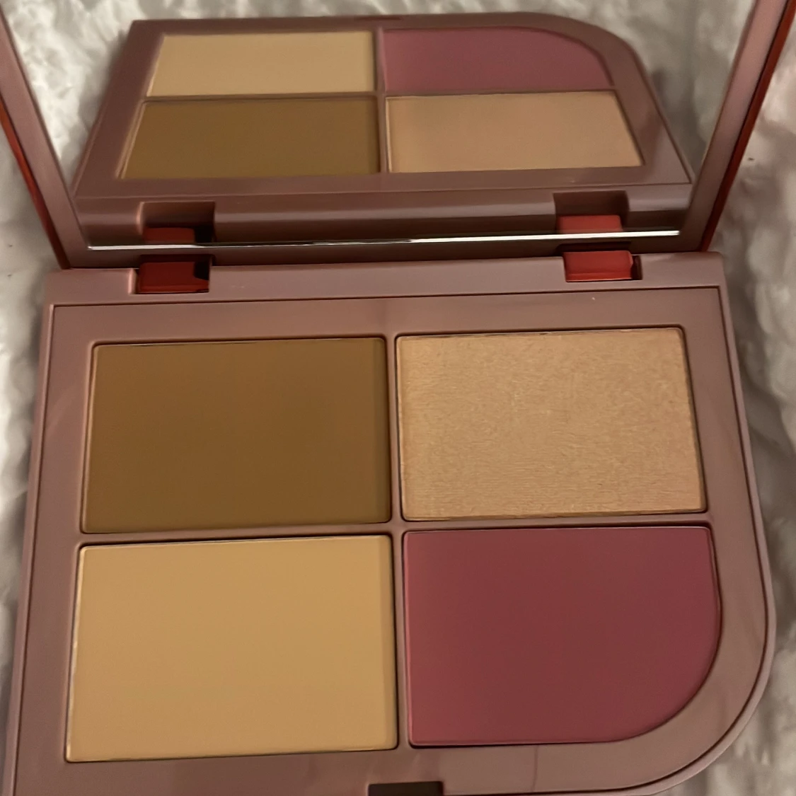 Sminkpalett med bronzer, rouge & highlighter