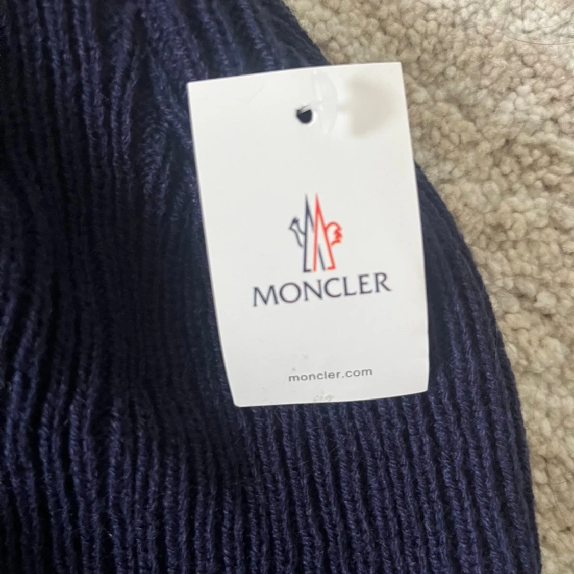 Marinblå ribbad Moncler mössa - 2