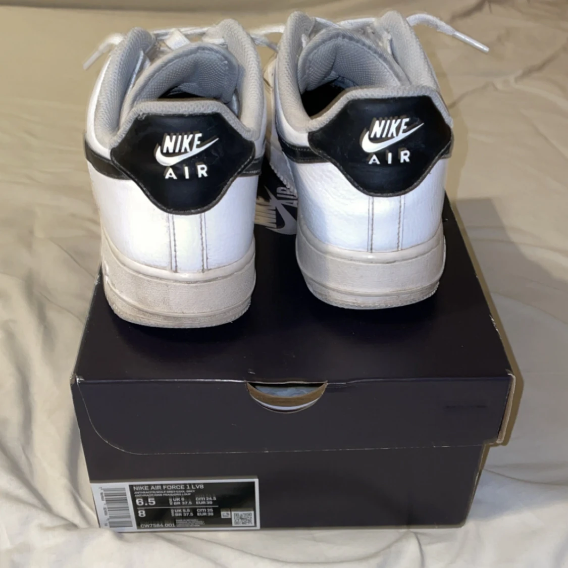 Nike Air Force 1 vit/svart - 1