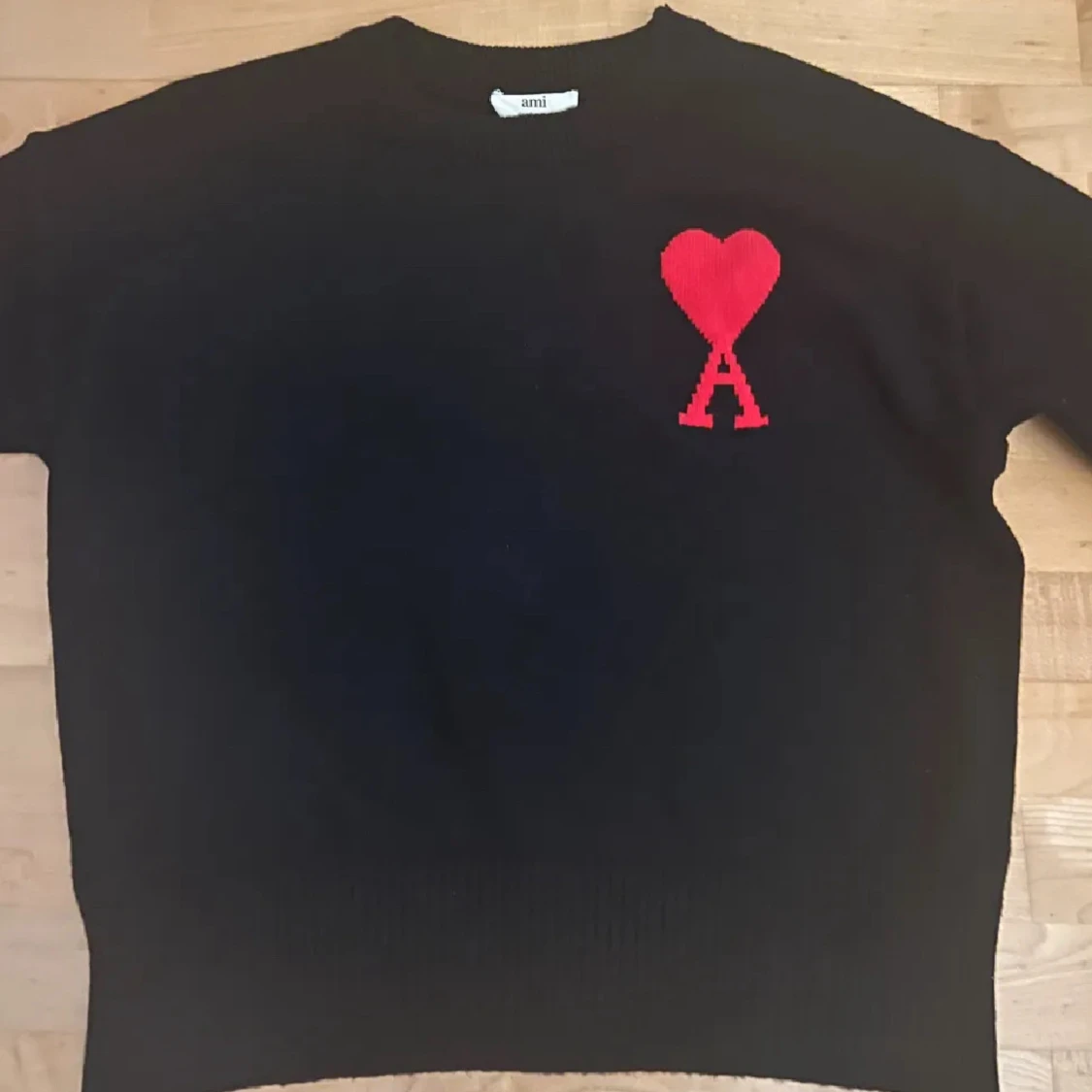 Svart stickad tröja från Ami med hjärta - 3