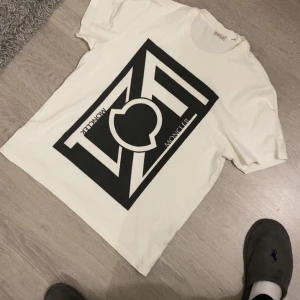 Moncler T shirt - Very good cond. 100% authentic!