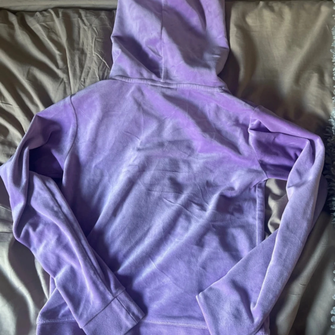 Lila juicy couture tröja  - 4