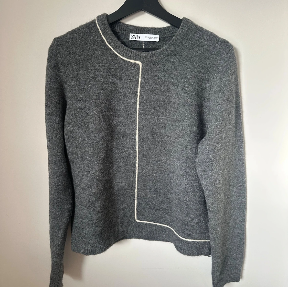 Grå stickad tröja från Zara XL