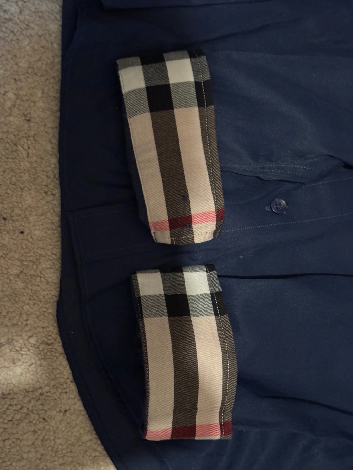 Mörkblå Burberry skjorta med rutig detalj - 3