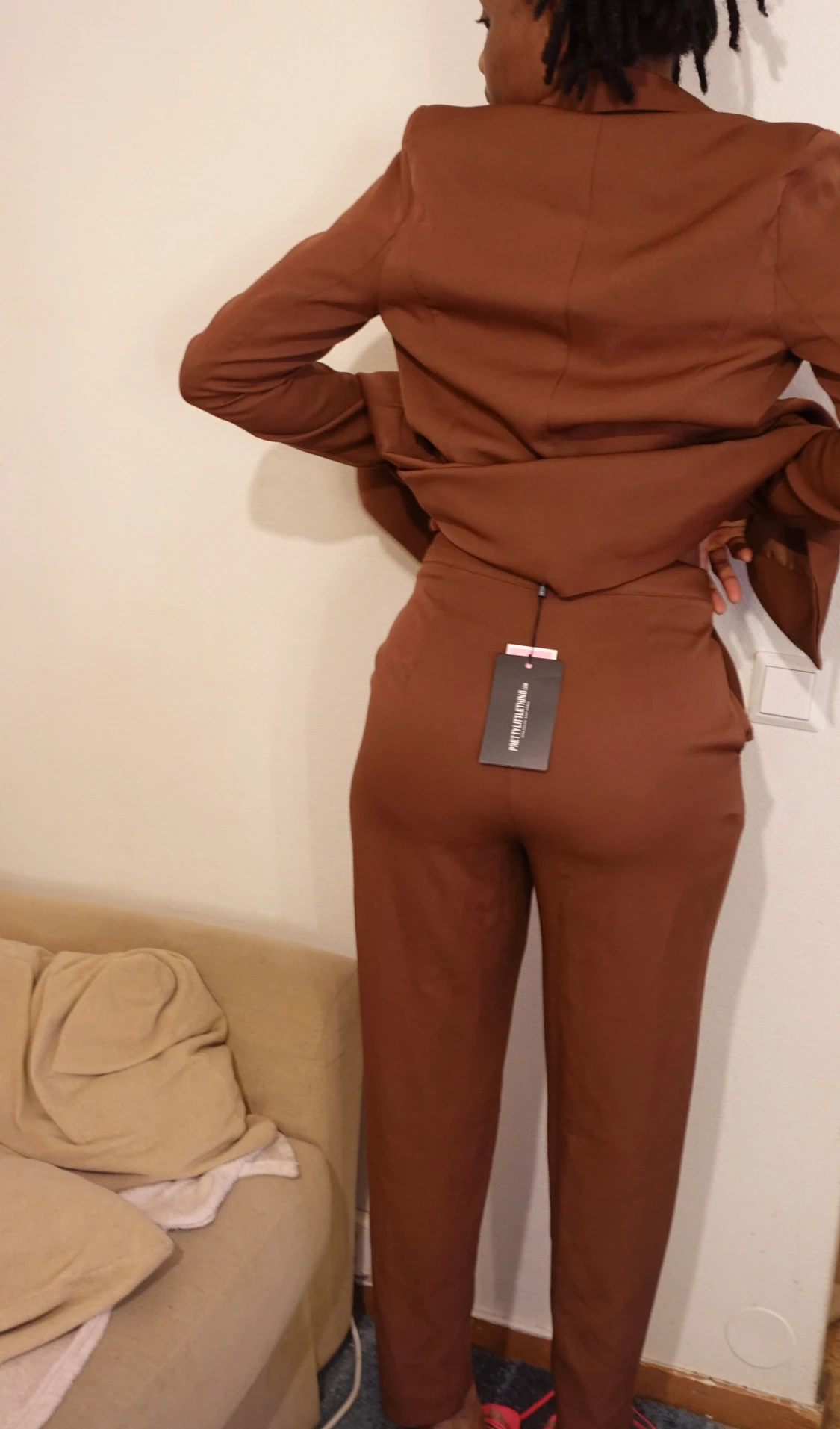 Brun kostym från PrettyLittleThing - 1