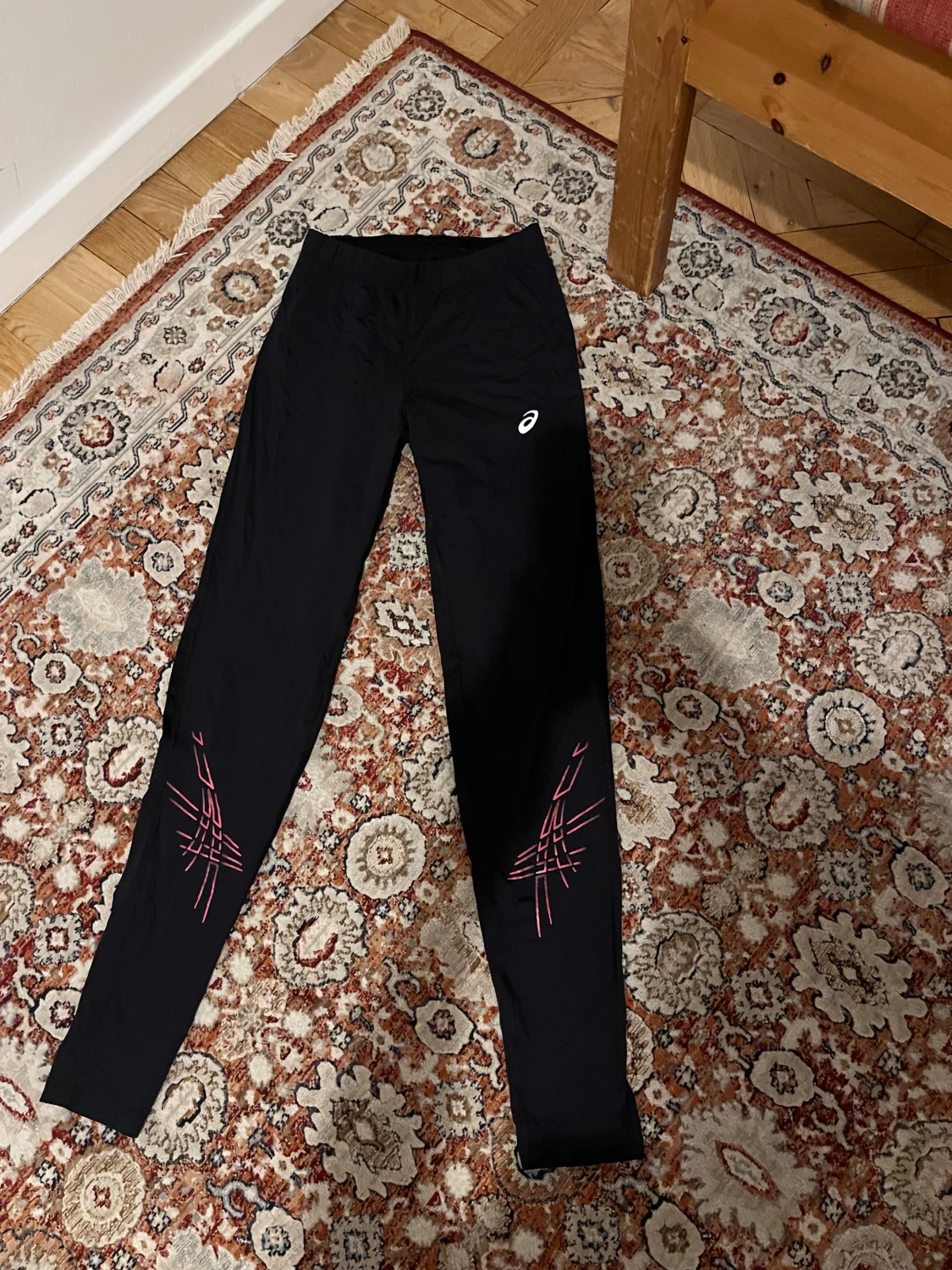 Svarta träningsbyxor från Asics