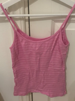 brandy melville rosa randigt  linne - brandy Melville linne 