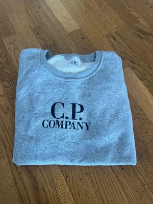 Tröja passar st /M - Bra skick 