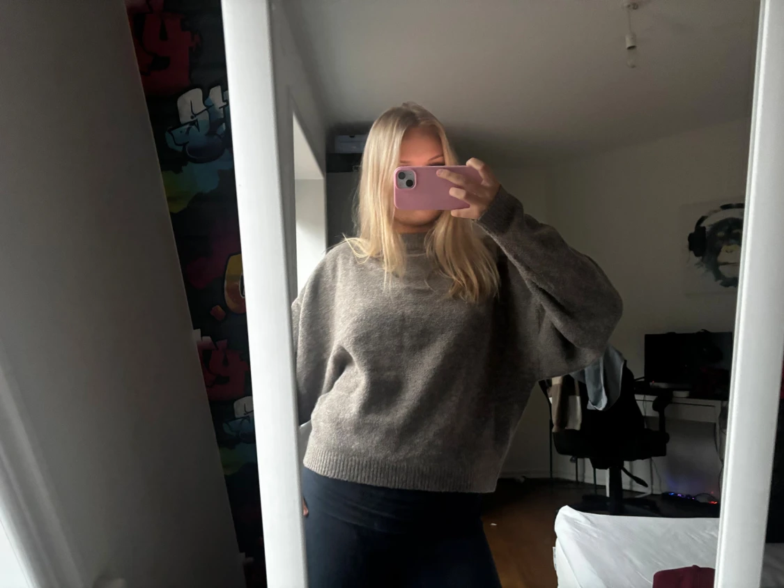 Beige stickad tröja med loose fit - 2