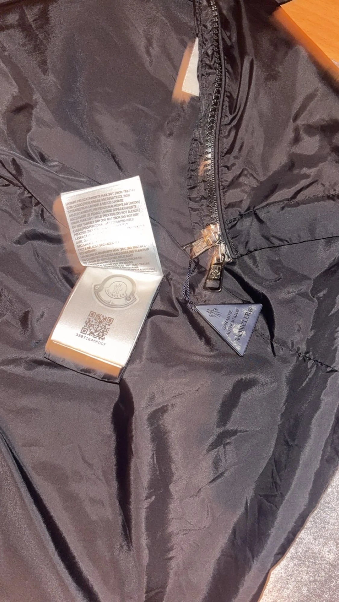 Svart vindjacka  - 1