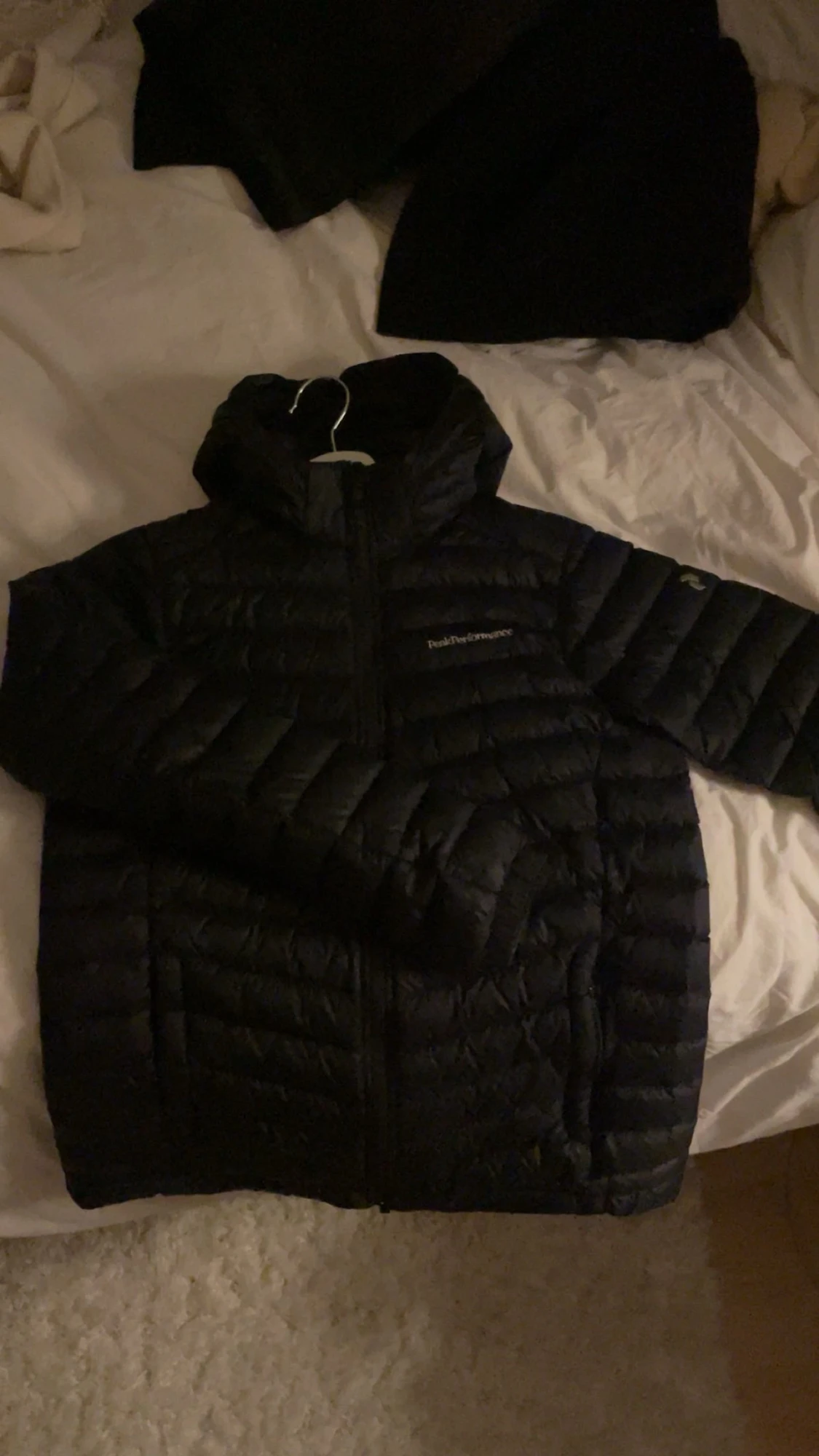 Svart dunjacka Peak Performance - 2