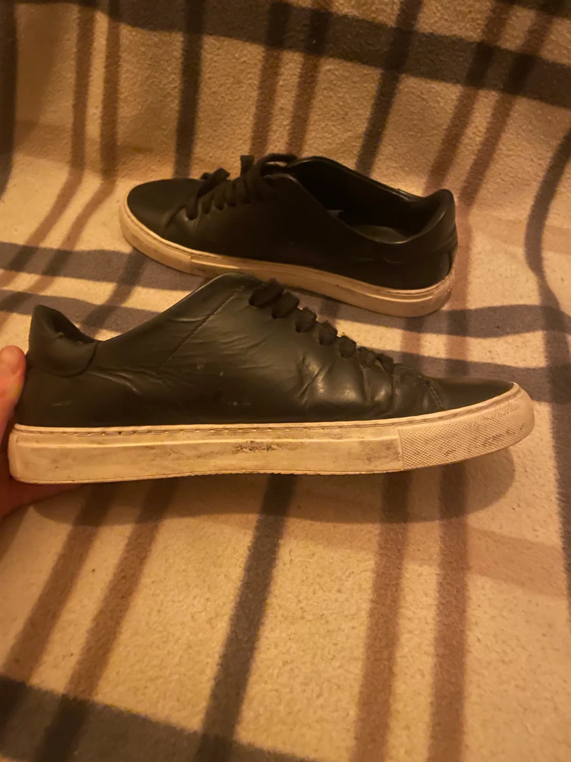 Svarta sneakers från Axel Arigato - 2