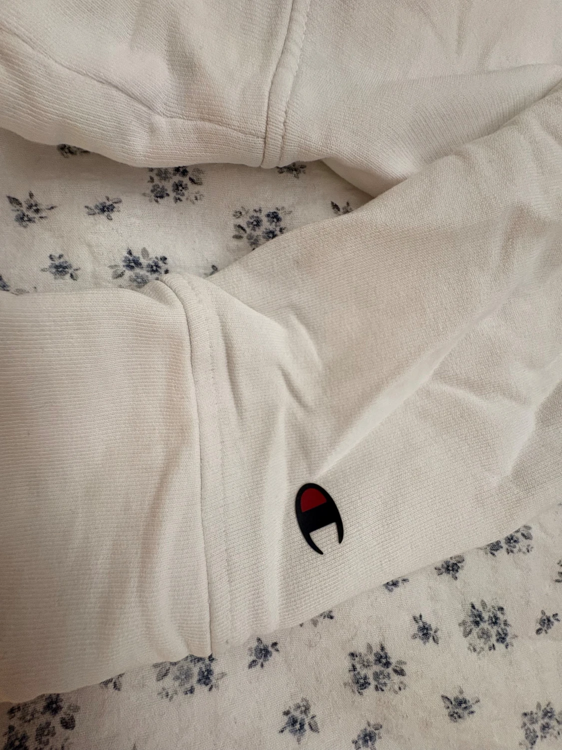 Vit Champion sweatshirt i medium - 3