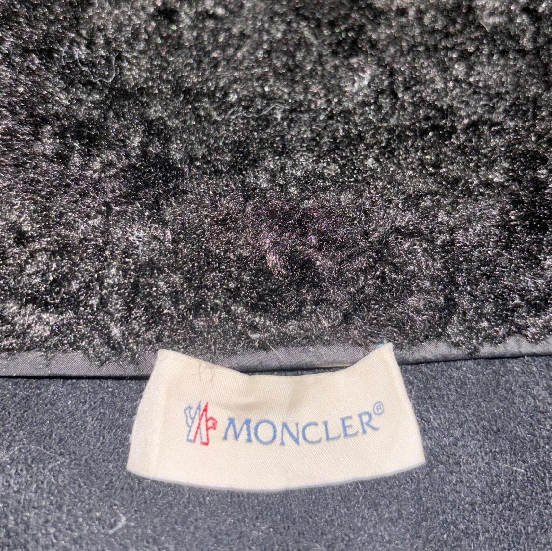 Svart teddyjacka från Moncler - 4