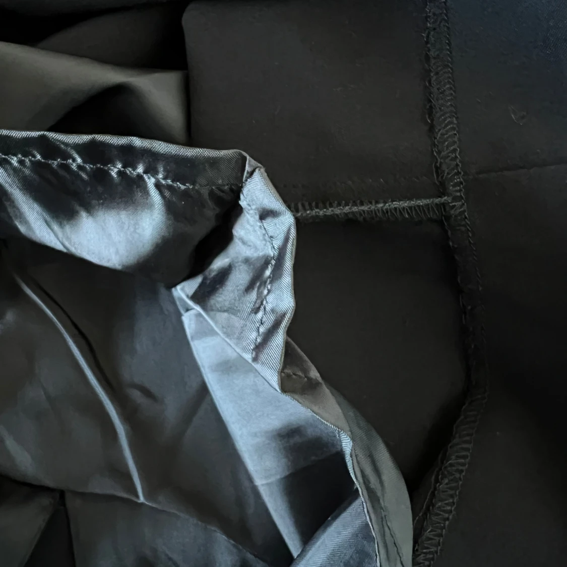 Svart klassisk klänning - 91