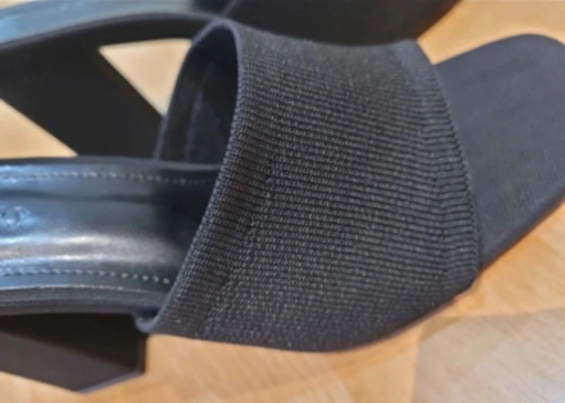 Svarta sandaler med bred klack - 1