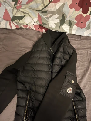 Moncler cardigan - Moncler cardigen använd ett tag