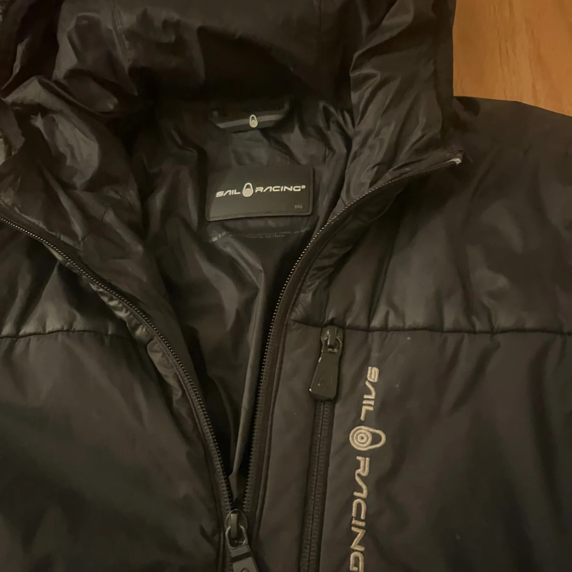 Svart pufferjacka från Sail Racing - 1