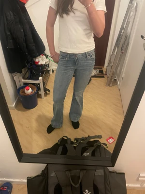  jeans  - Säljer dessa supersnygga berska jeans som tyvärr är för små, nyskick och knappt använda. Pris kan diskuteras!! 