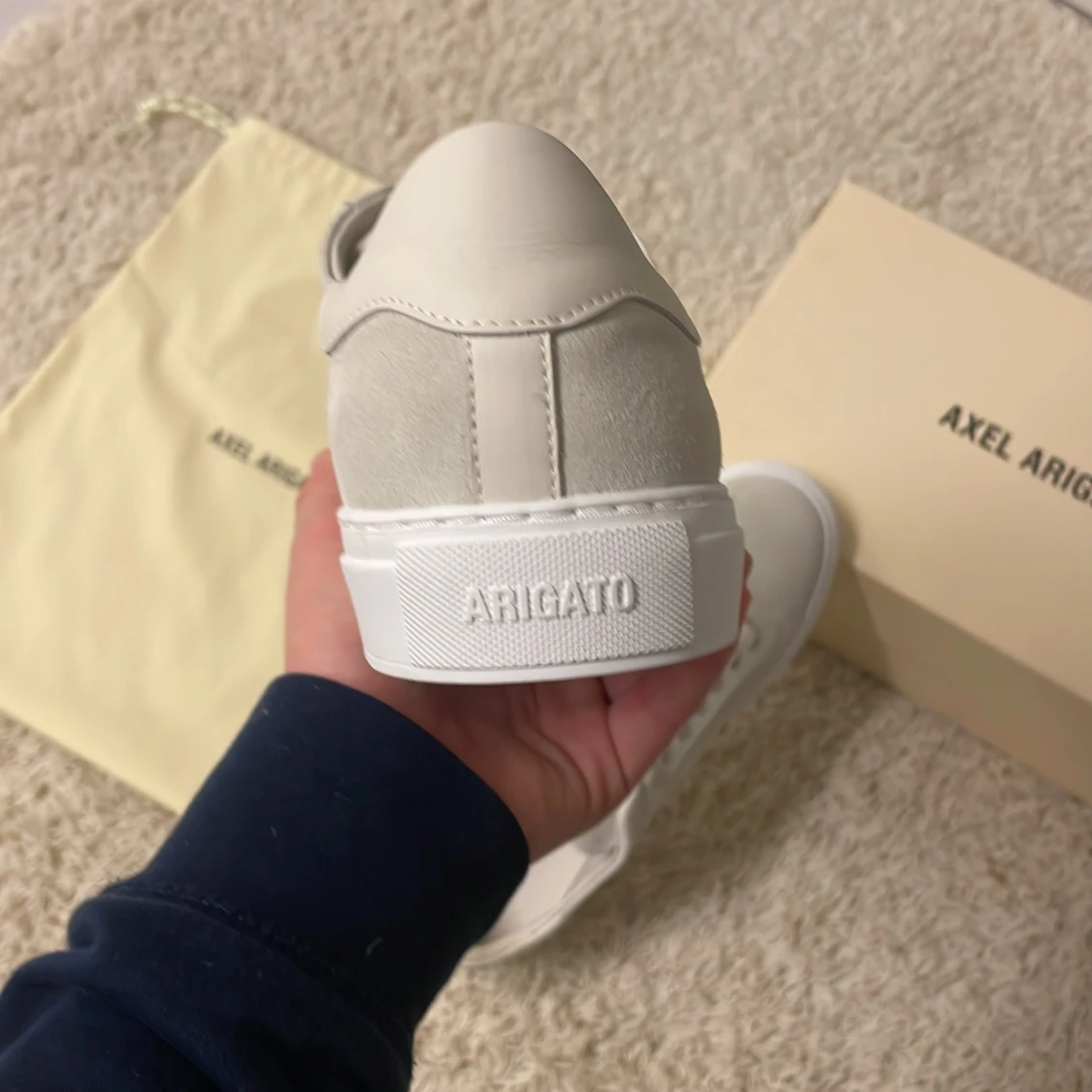 HELT NYA! (Oanvända) Beige sneakers från Axel Arigato - 3