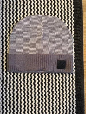 Mössa  - Dm vid intresse 