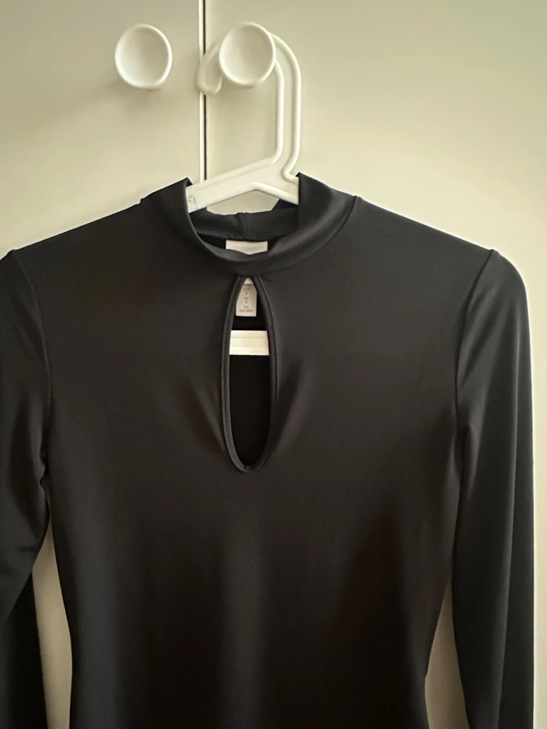 Svart långärmad bodysuit från H&M - 1