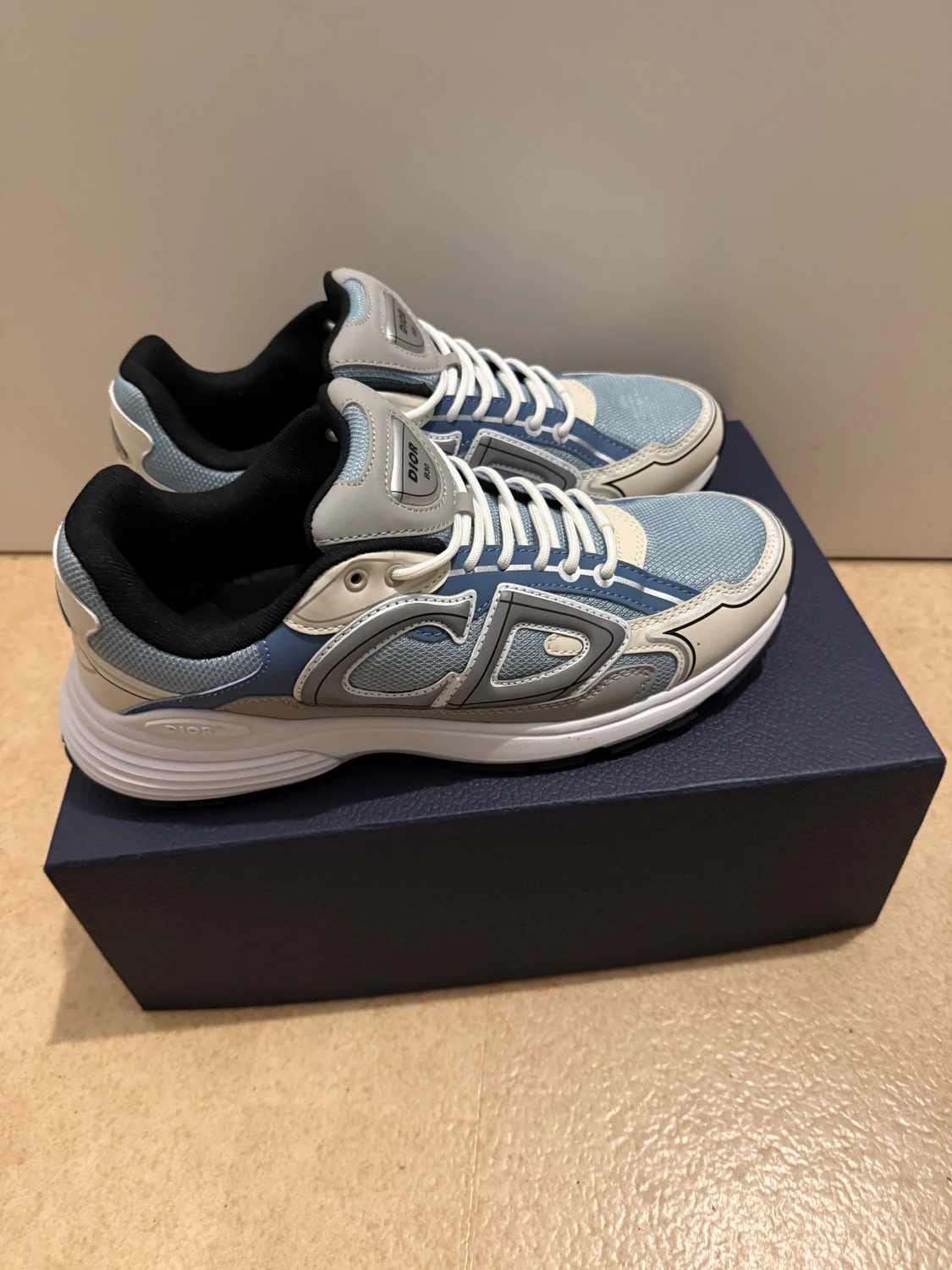 Dior B30 sneakers i blått och vitt
