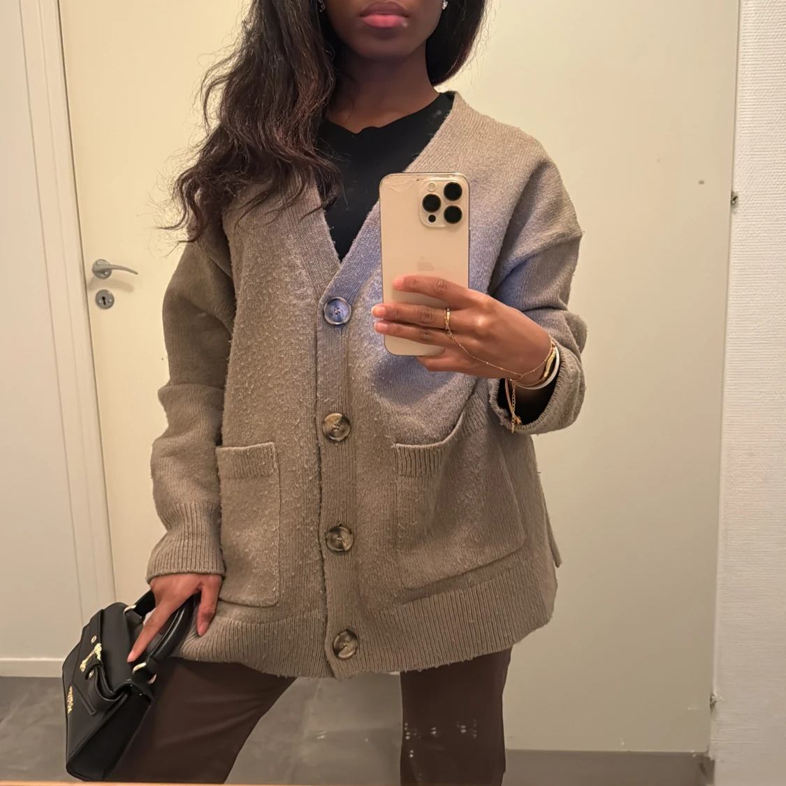 Oversized kofta med stora knappar - 3