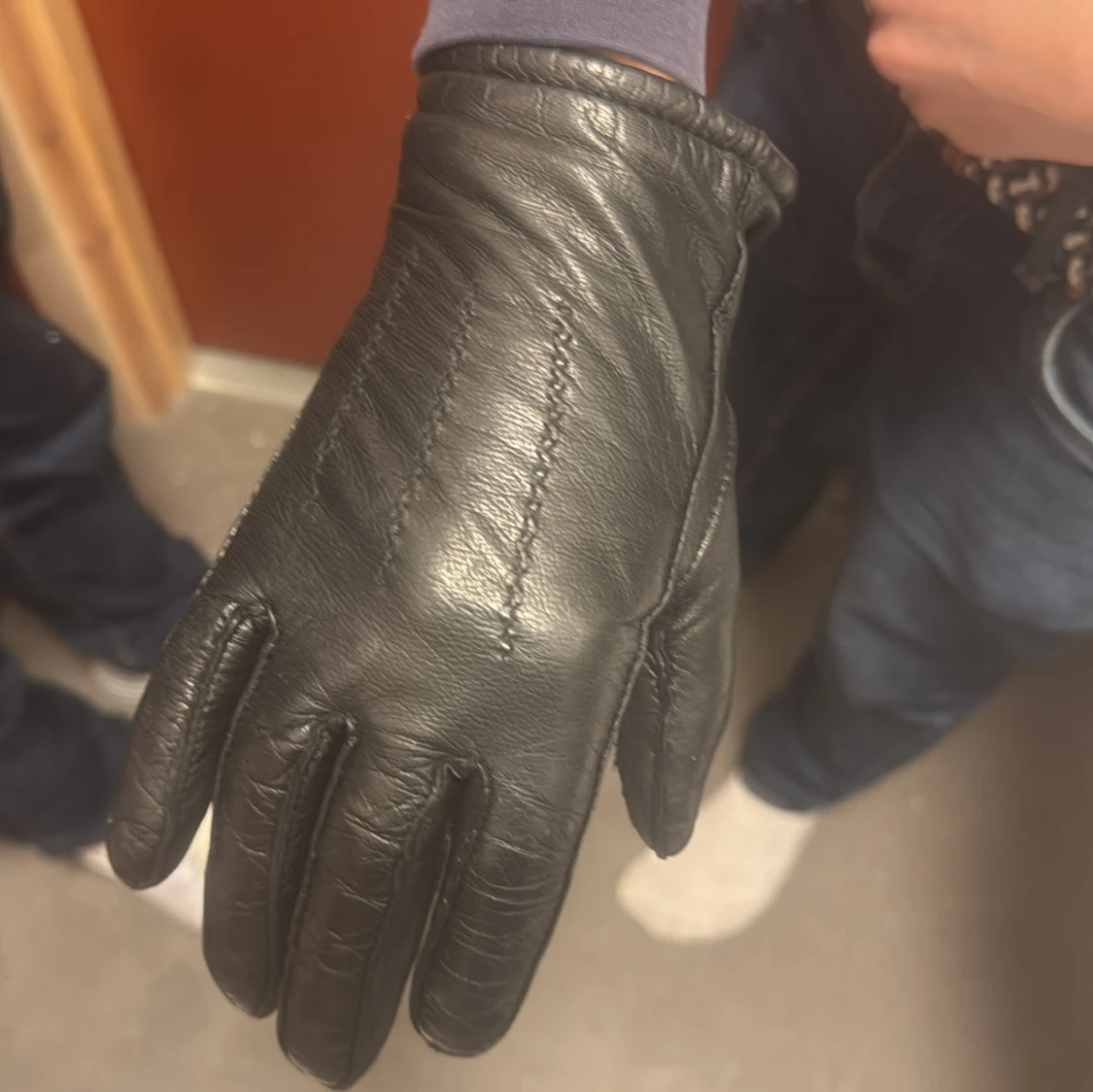 Svarta skinnhandskar med ullfoder - 4