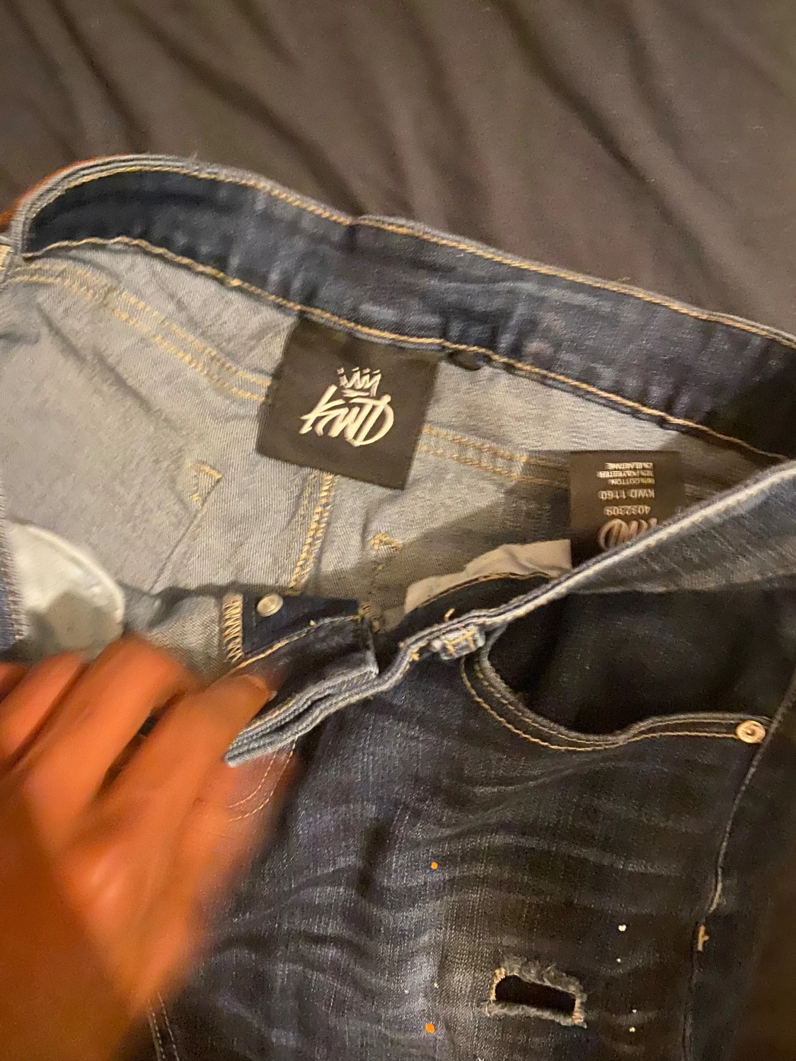 Mörkblå skinny jeans med slitningar - 4