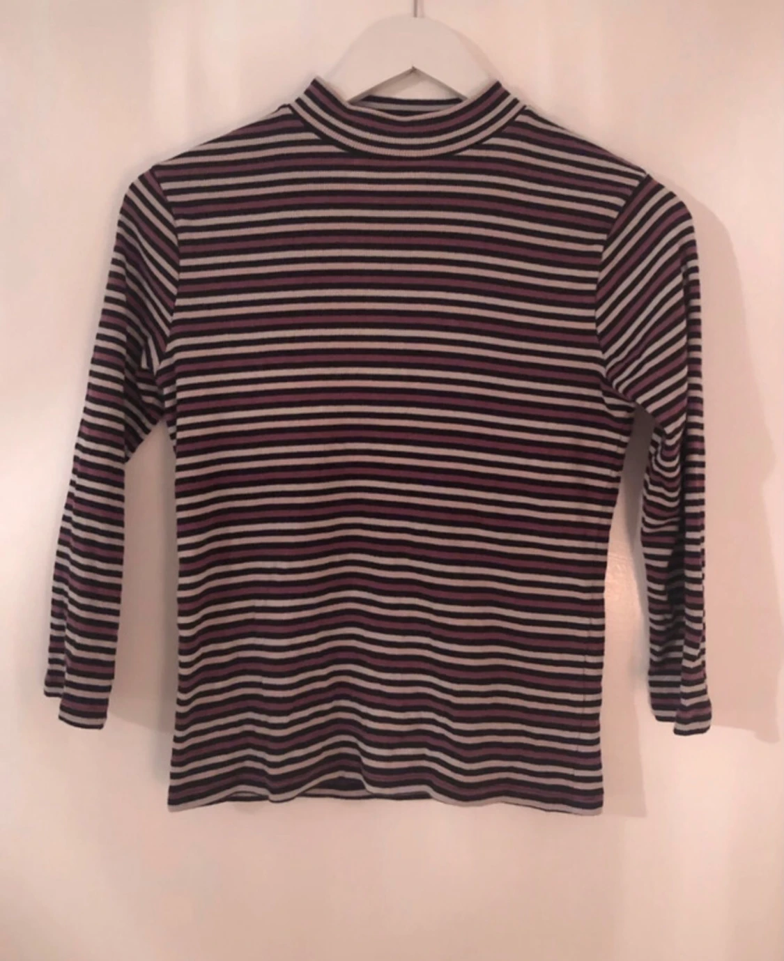 Randig polotröja från Monki i M