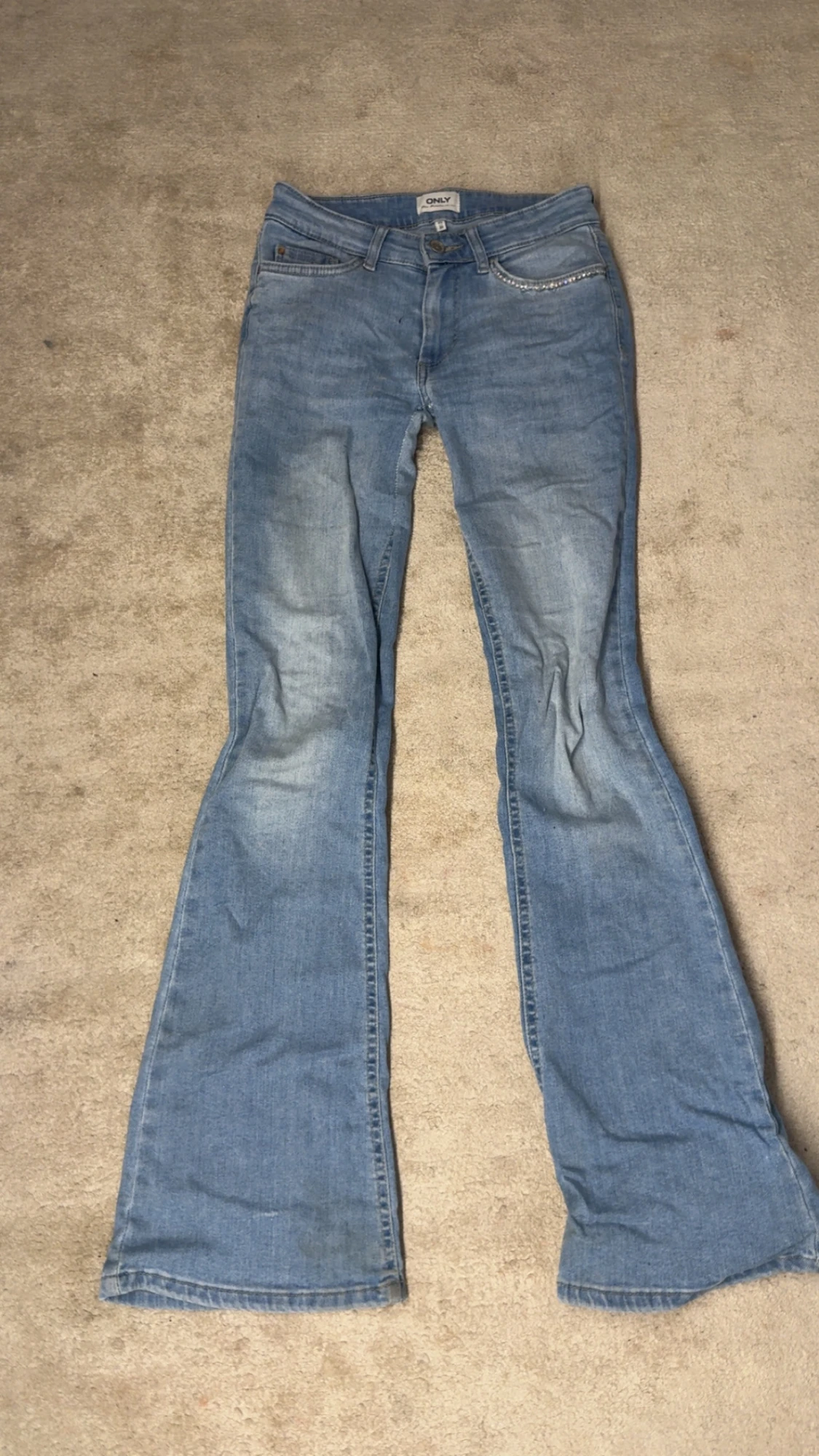 Bootcut jeans med pärldetaljer från ONLY - 3