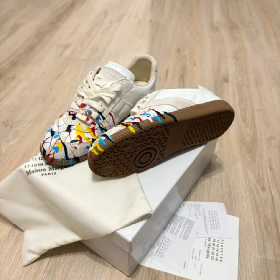 Maison Margiela sneakers med färgstänk - 2