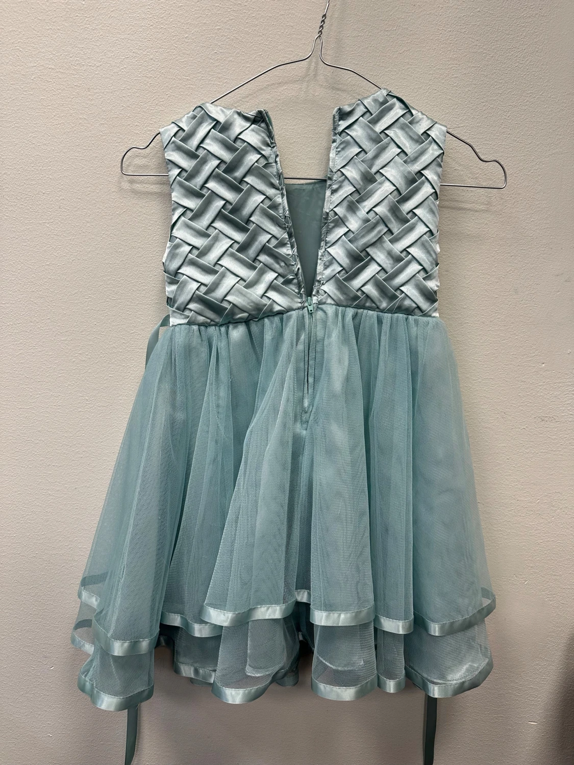 Ljusblå kortklänning med rosett - 1