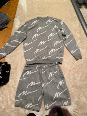 Grått fint set  - Jätte fint mjukis set