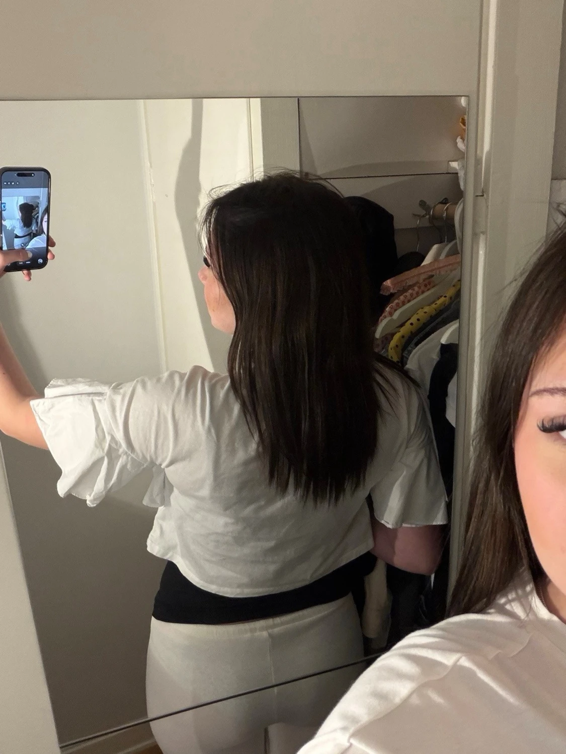 Vit croppad blus med volang - 1