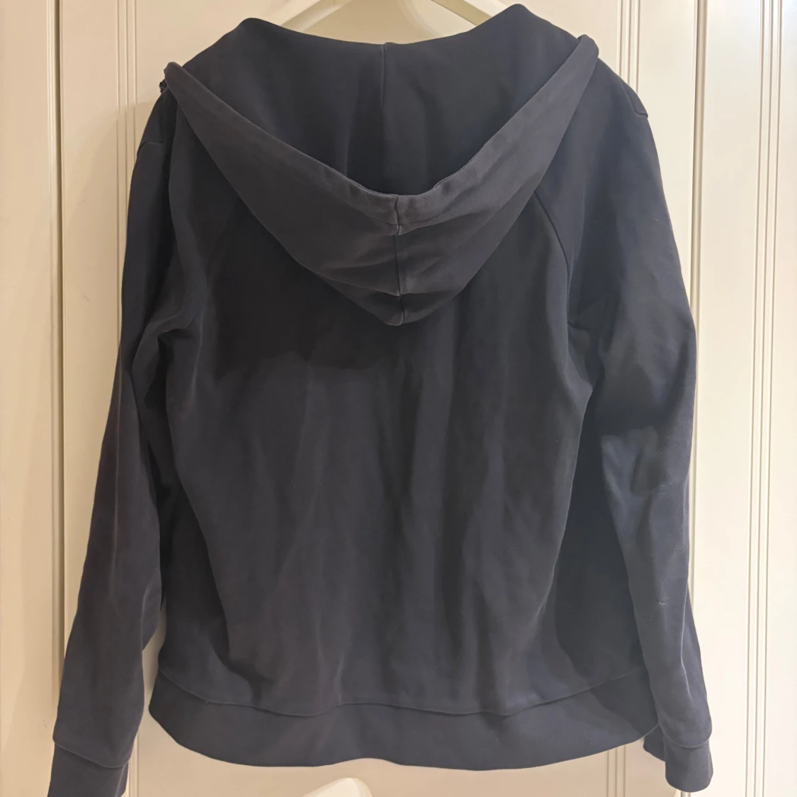 Mörkblå hoodie från BOSS - 2