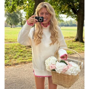 Tröja  - Endast testad! Filli sweater white från meet me there. Köptes med frakt för 650 ungefär🫰🏼💗
