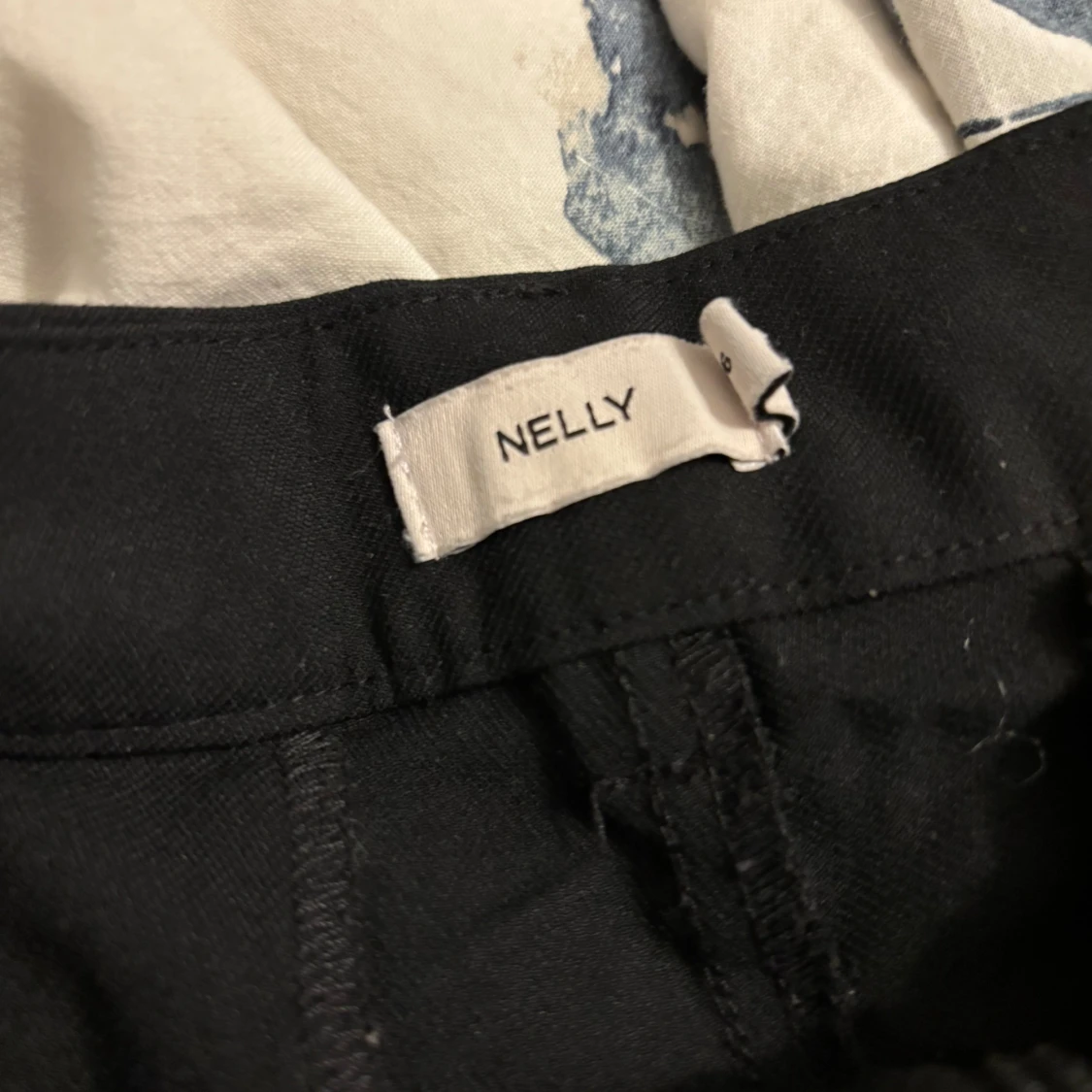 Svarta bootcut kostymbyxor från Nelly - 2