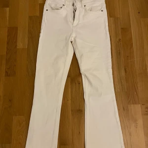 Vita jeans från Zara - Nästa helt nya vita jeans!!