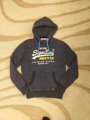 Superdry hoodie - Helt ny, endast testad superdry hoodie. Meddela mig om ni har några frågor. 
