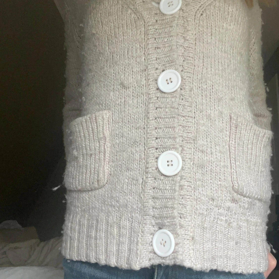 Beige stickad kofta från Gul&Blå - 1