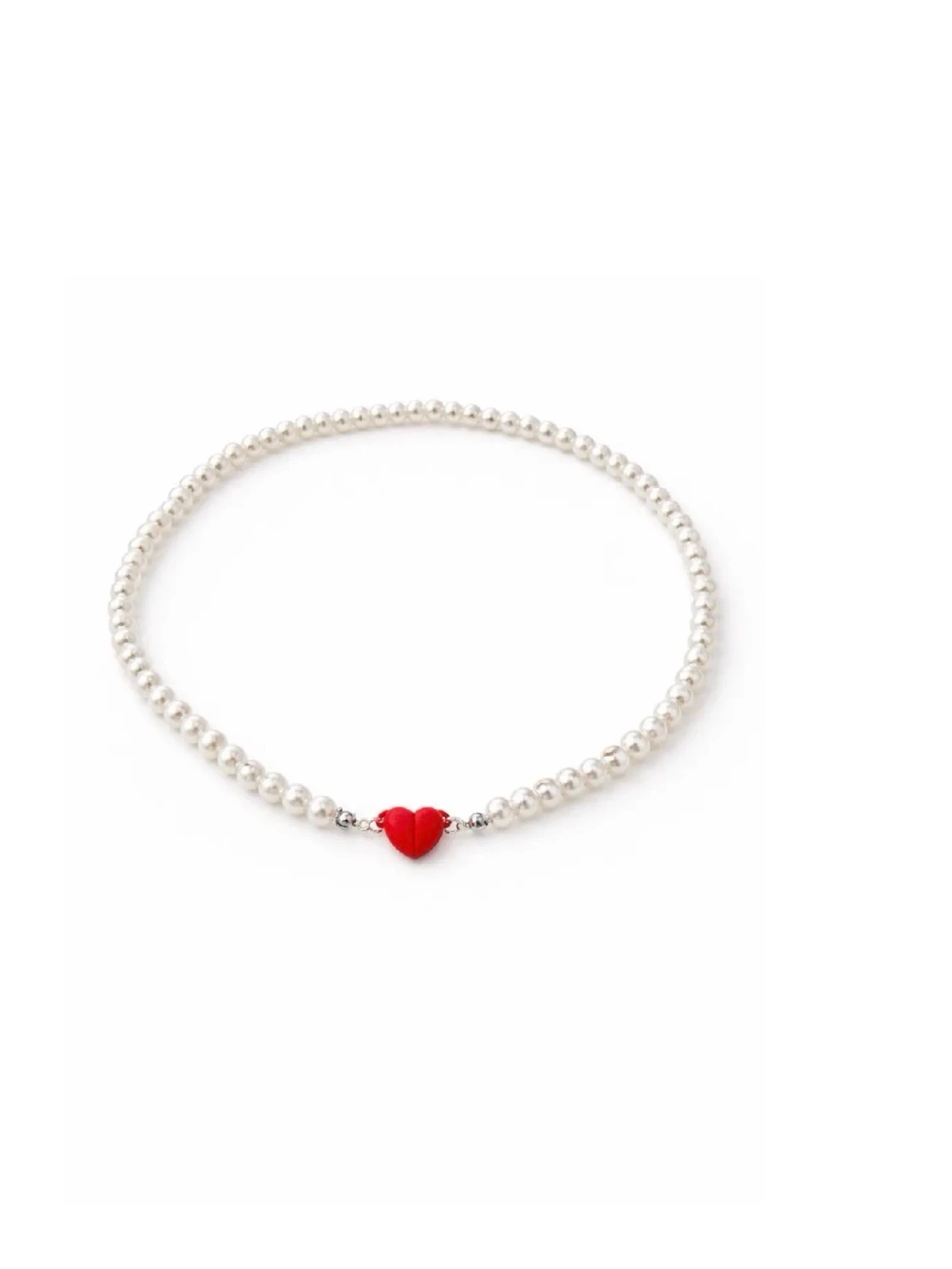 Pärl halsband med magnetisk hjärta 