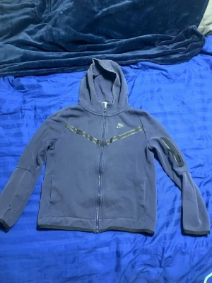 Nike tech fleece - Storlek = 158-170cm