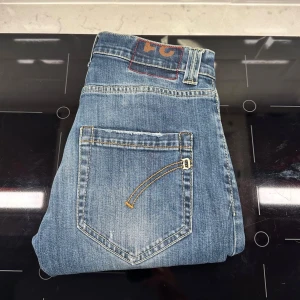 Dondup Jeans - Dondup jeans i fint skick | Väldigt snygg tvätt | Storlek W31, fråga om mått vid osäkerhet | Hör av dig vid frågor eller funderingar!