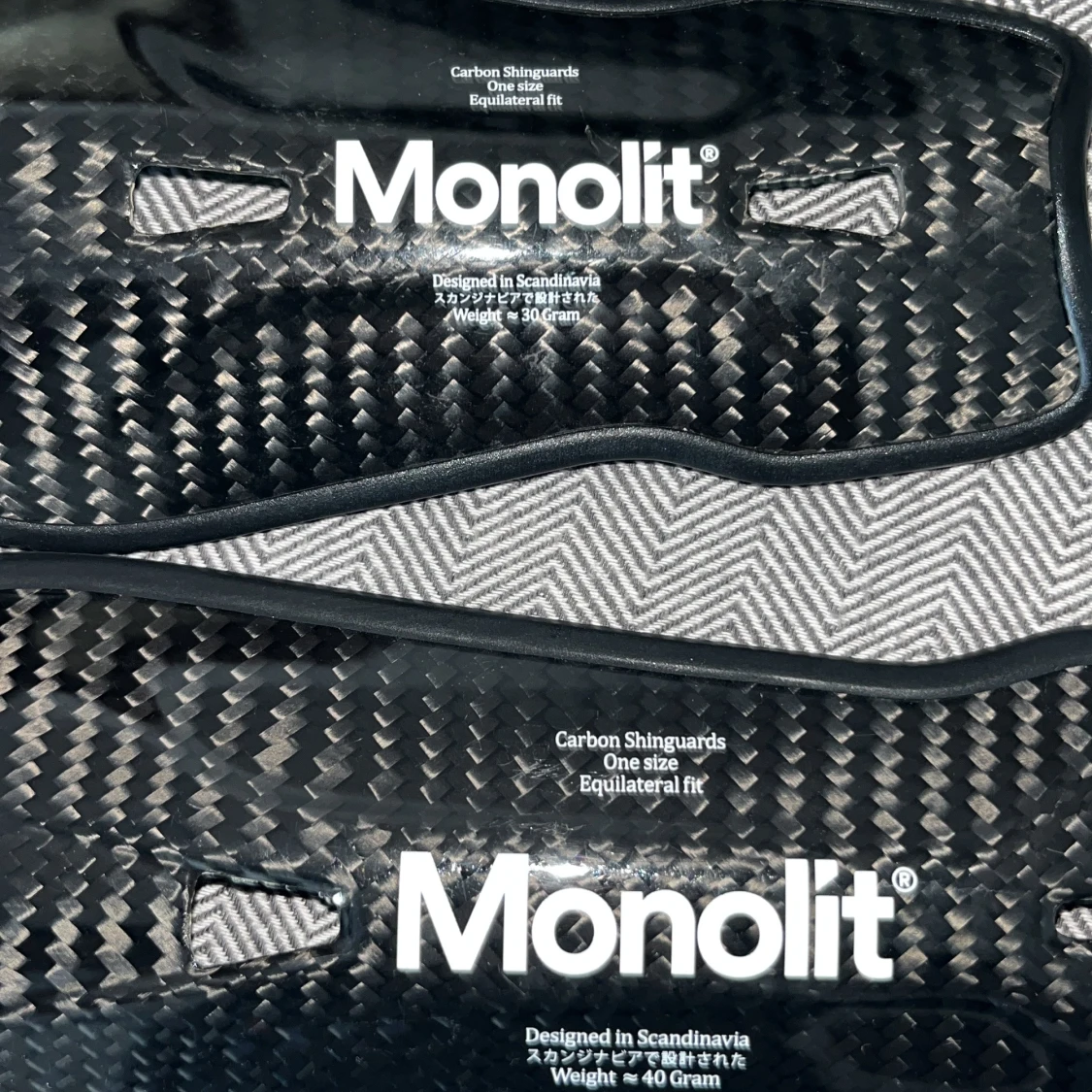 Monolit benskydd i kolfiber - 2