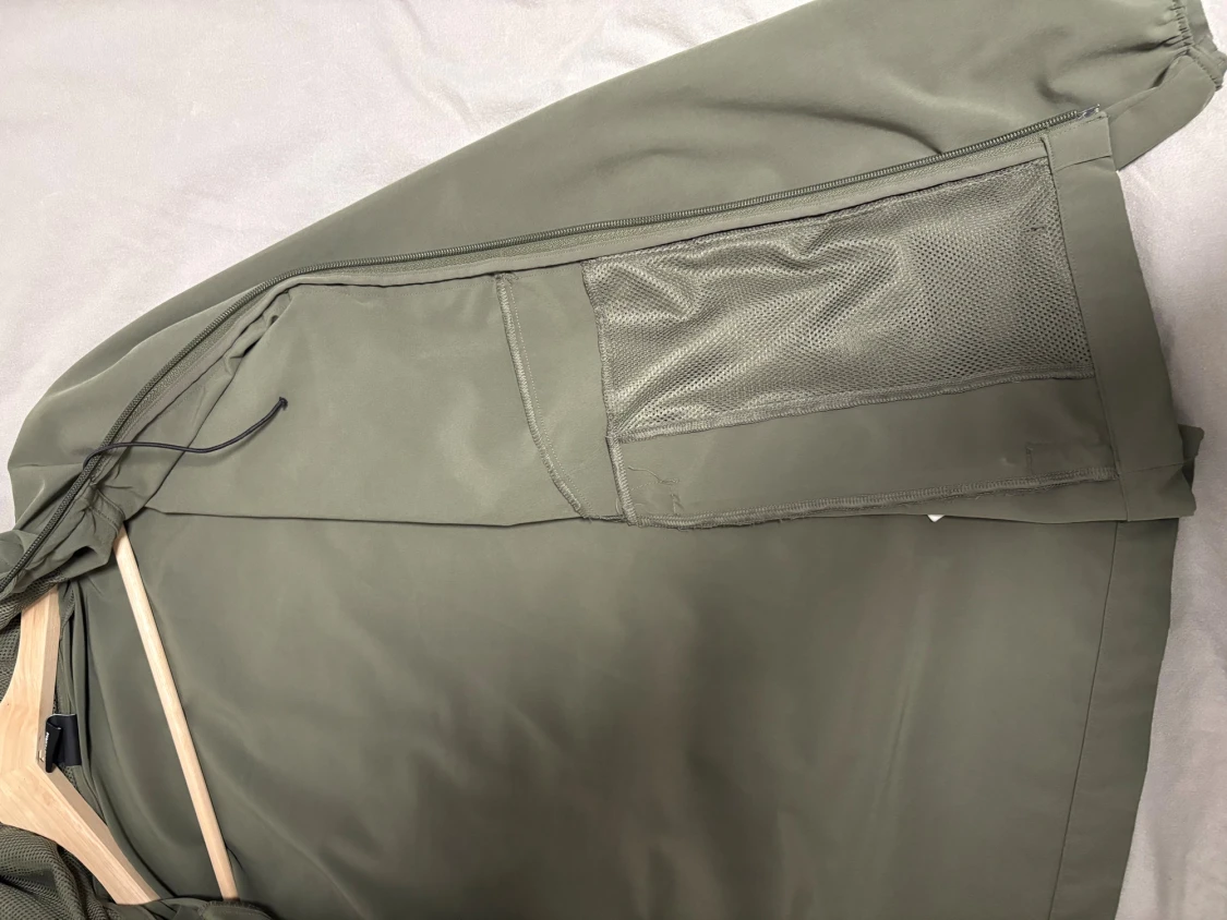 Olivgrön vindjacka från Under Armour - 2