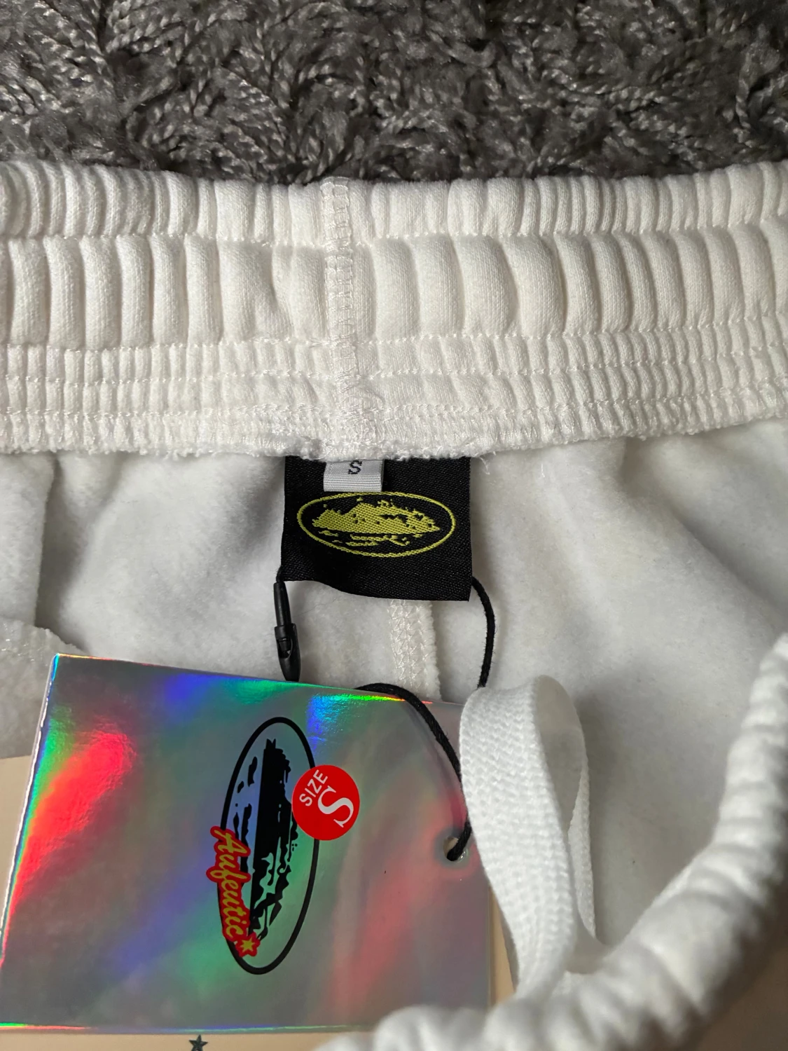 Vita shorts från Corteiz med tryck - 2