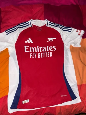 Arsenal home kit 24 25 Authentic - Äkta Arsenal tröja 24/25. 