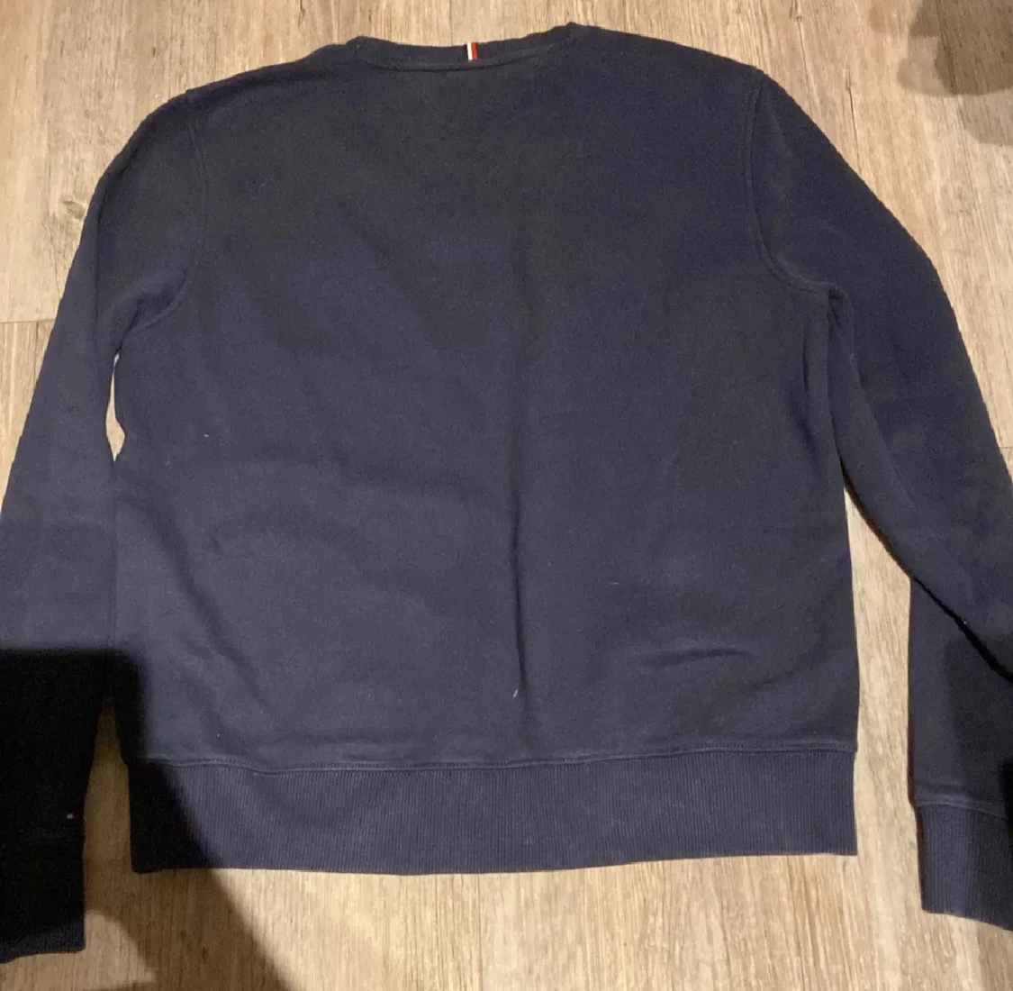 Mörkblå Tommy Hilfiger sweatshirt - 1